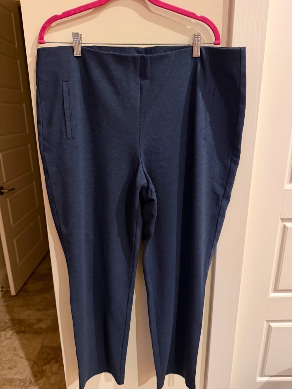 Women’s navy Stretch Pants